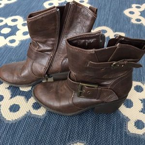 Guess boots